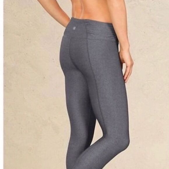 Athleta Gray Heringbone Ruched Leggings - Picture 1 of 9